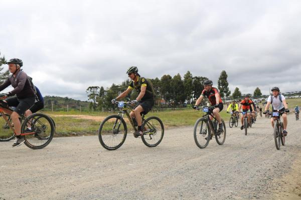 Largada - 1º Pedal do Santuário N. S. das Graças / Bikers Piên