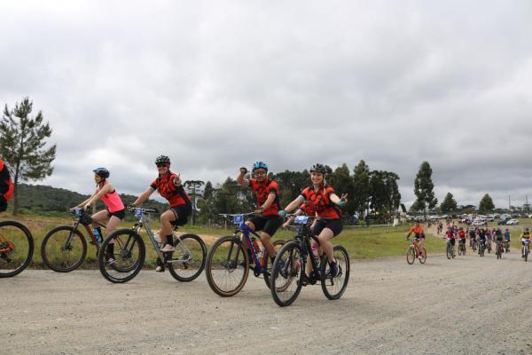 Largada - 1º Pedal do Santuário N. S. das Graças / Bikers Piên