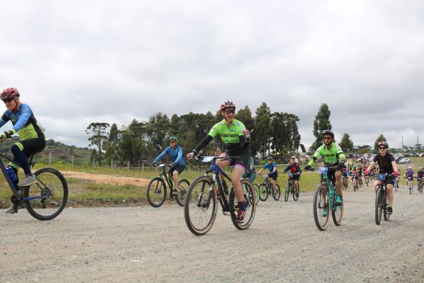 Largada - 1º Pedal do Santuário N. S. das Graças / Bikers Piên