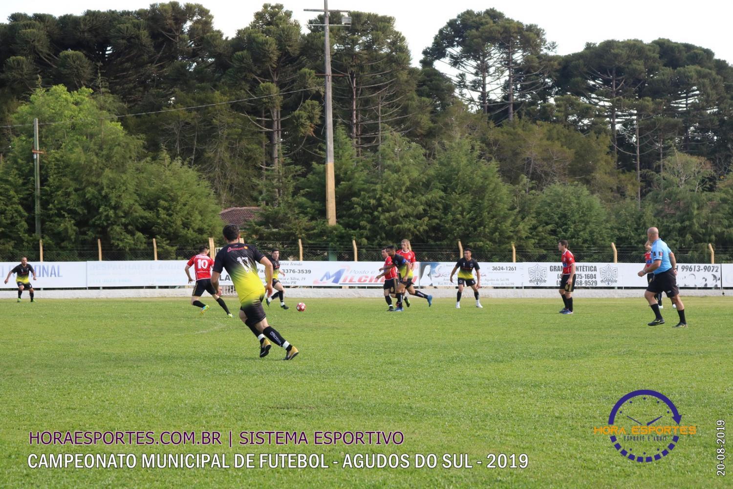 Pavãozinho e Palmitos decidem o Municipal de Futebol em Agudos do Sul