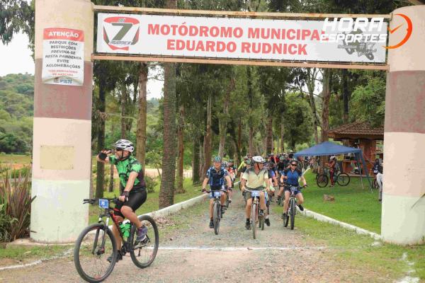 Confira as fotos do 1º Pedal Nossa Senhora das Graças em Piên - Largada