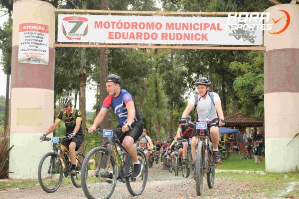 Confira as fotos do 1º Pedal Nossa Senhora das Graças em Piên - Largada