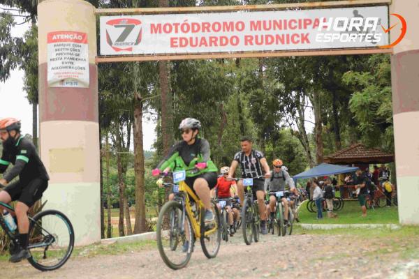 Confira as fotos do 1º Pedal Nossa Senhora das Graças em Piên - Largada