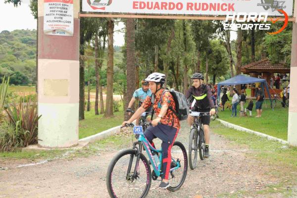 Confira as fotos do 1º Pedal Nossa Senhora das Graças em Piên - Largada