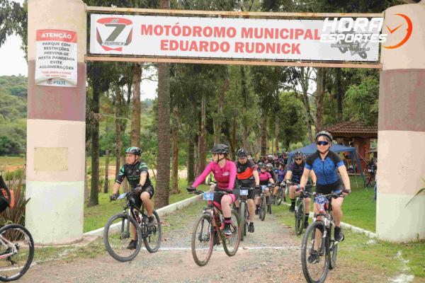 Confira as fotos do 1º Pedal Nossa Senhora das Graças em Piên - Largada
