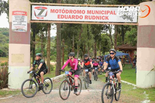 Confira as fotos do 1º Pedal Nossa Senhora das Graças em Piên - Largada