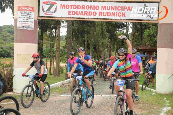 Confira as fotos do 1º Pedal Nossa Senhora das Graças em Piên - Largada