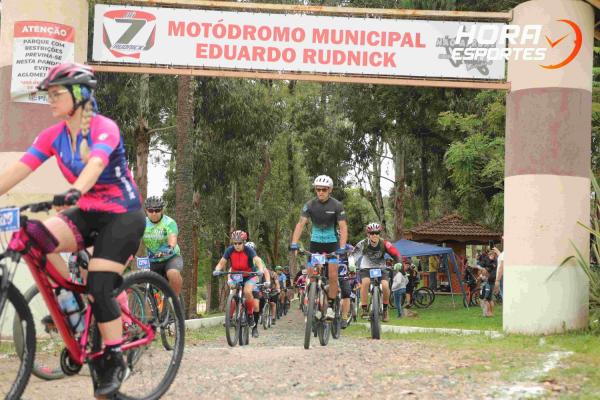 Confira as fotos do 1º Pedal Nossa Senhora das Graças em Piên - Largada