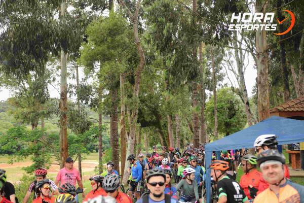 Confira as fotos do 1º Pedal Nossa Senhora das Graças em Piên - Largada