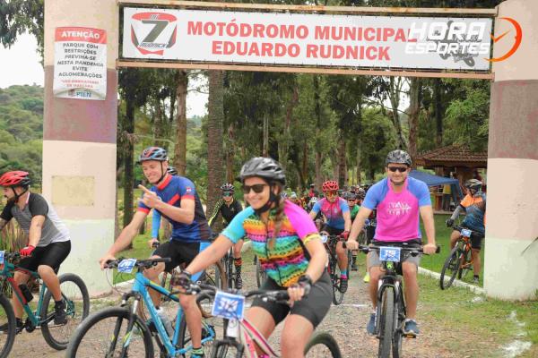 Confira as fotos do 1º Pedal Nossa Senhora das Graças em Piên - Largada