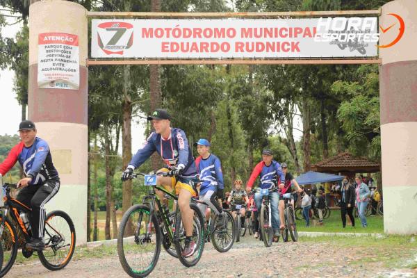 Confira as fotos do 1º Pedal Nossa Senhora das Graças em Piên - Largada