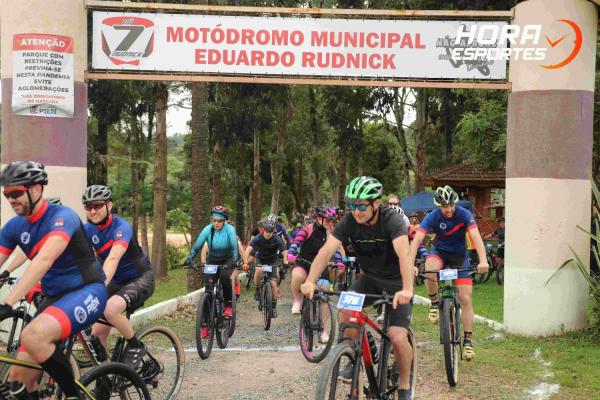 Confira as fotos do 1º Pedal Nossa Senhora das Graças em Piên - Largada