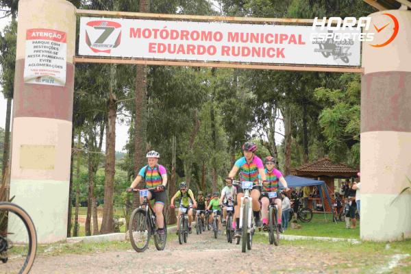 Confira as fotos do 1º Pedal Nossa Senhora das Graças em Piên - Largada