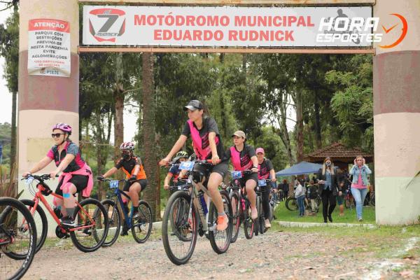 Confira as fotos do 1º Pedal Nossa Senhora das Graças em Piên - Largada