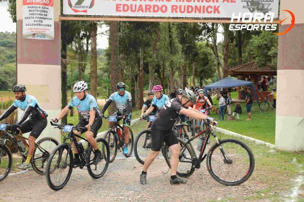 Confira as fotos do 1º Pedal Nossa Senhora das Graças em Piên - Largada