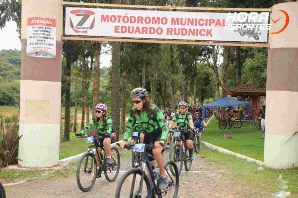 Confira as fotos do 1º Pedal Nossa Senhora das Graças em Piên - Largada