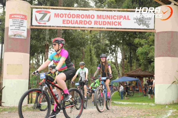 Confira as fotos do 1º Pedal Nossa Senhora das Graças em Piên - Largada