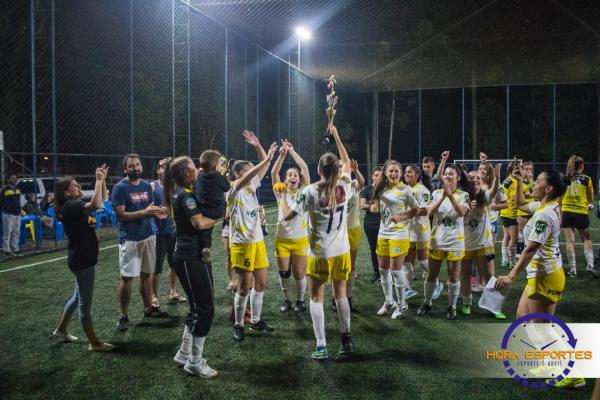 [Pumas é campeão da Copa Hora Esportes de Futebol Society Feminino]