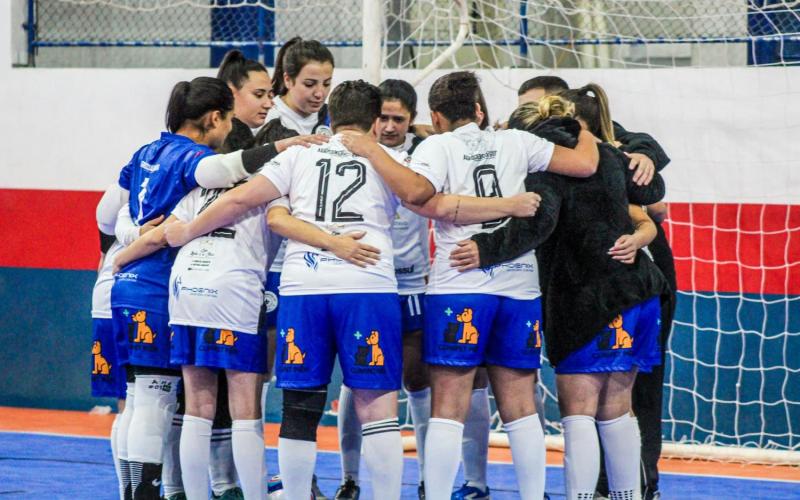 [Real Independente e Urano FC brilham nas semifinais e avançam no Municipal de Futsal]