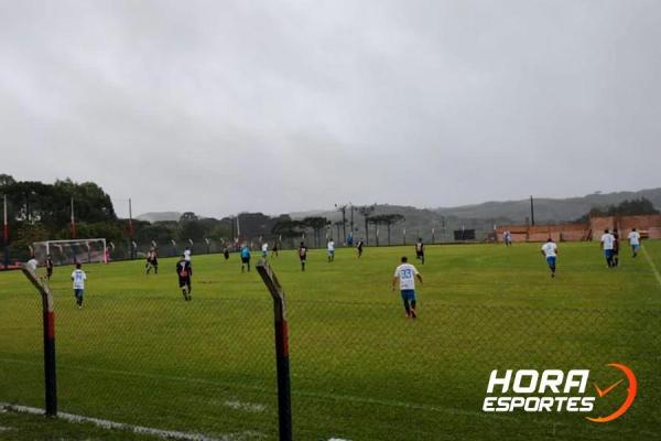 [União independente, Galpão, Urano e Zoa/Unisul são os semifinalistas do Municipal de Futebol em Piên.]