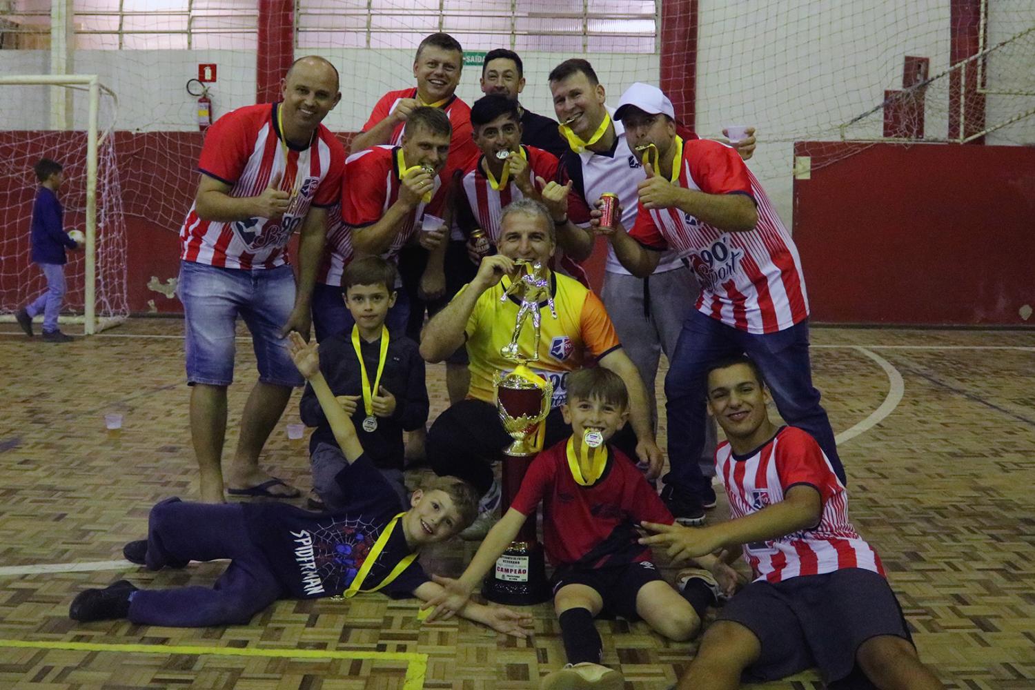 Veteranos: 90 minutos Sports vence Galera da Quarta e fica com o título do pienense de futsal