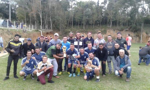 [Vila Prado / Caí e Bat Bola são Campeões no campo dos Gêmeos em Quitandinha]